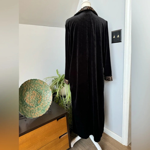 Vintage Velvet Kaftan 1/2 Zip Robe w/ Quilted Leopard Collar & Cuffs‎ size Large - Picture 3 of 8